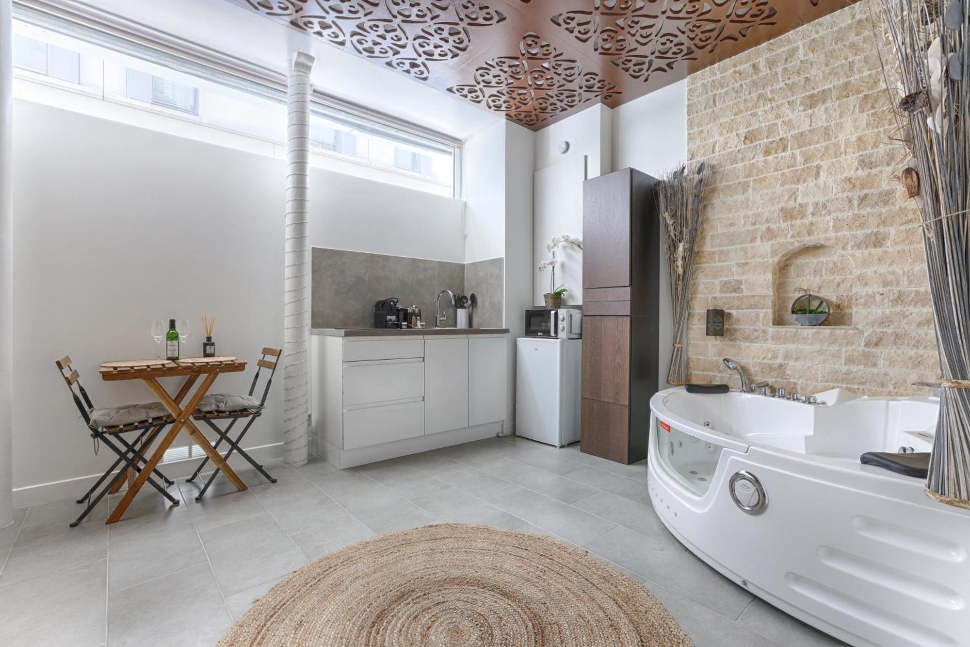 Mykeypers - Lovely Studio With Jacuzzi París Exterior foto