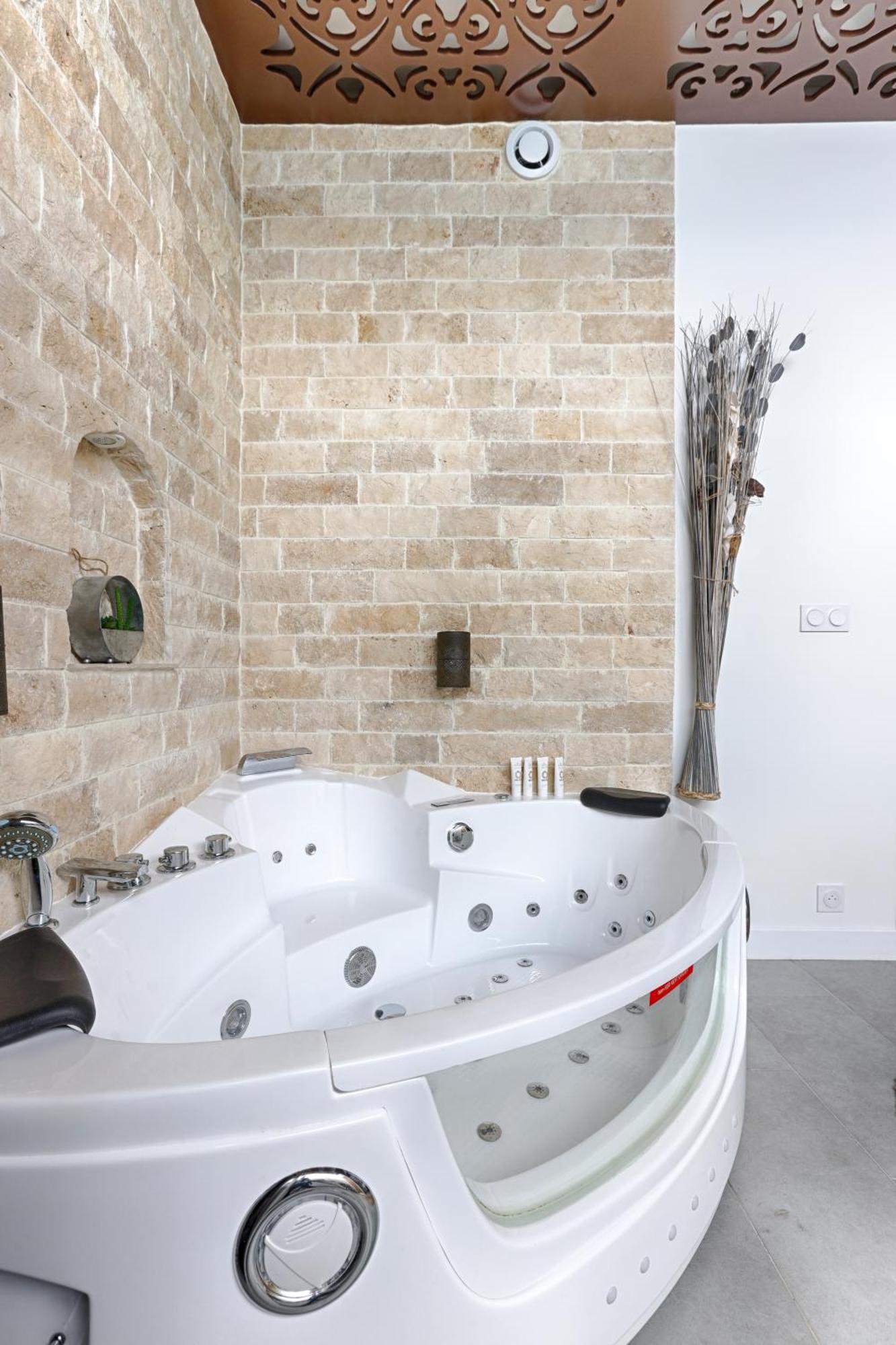Mykeypers - Lovely Studio With Jacuzzi París Exterior foto